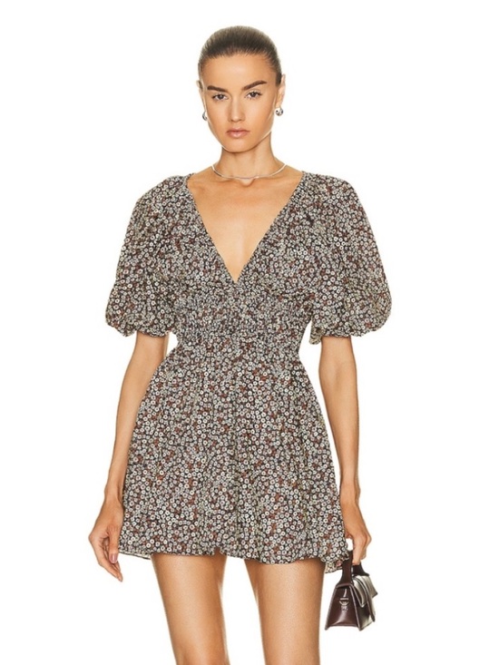 Matteau Dresses & Skirts - *MATTEAU* Shirred Plunge Mini Dress in
Chamomile Size 38 (6) EUC